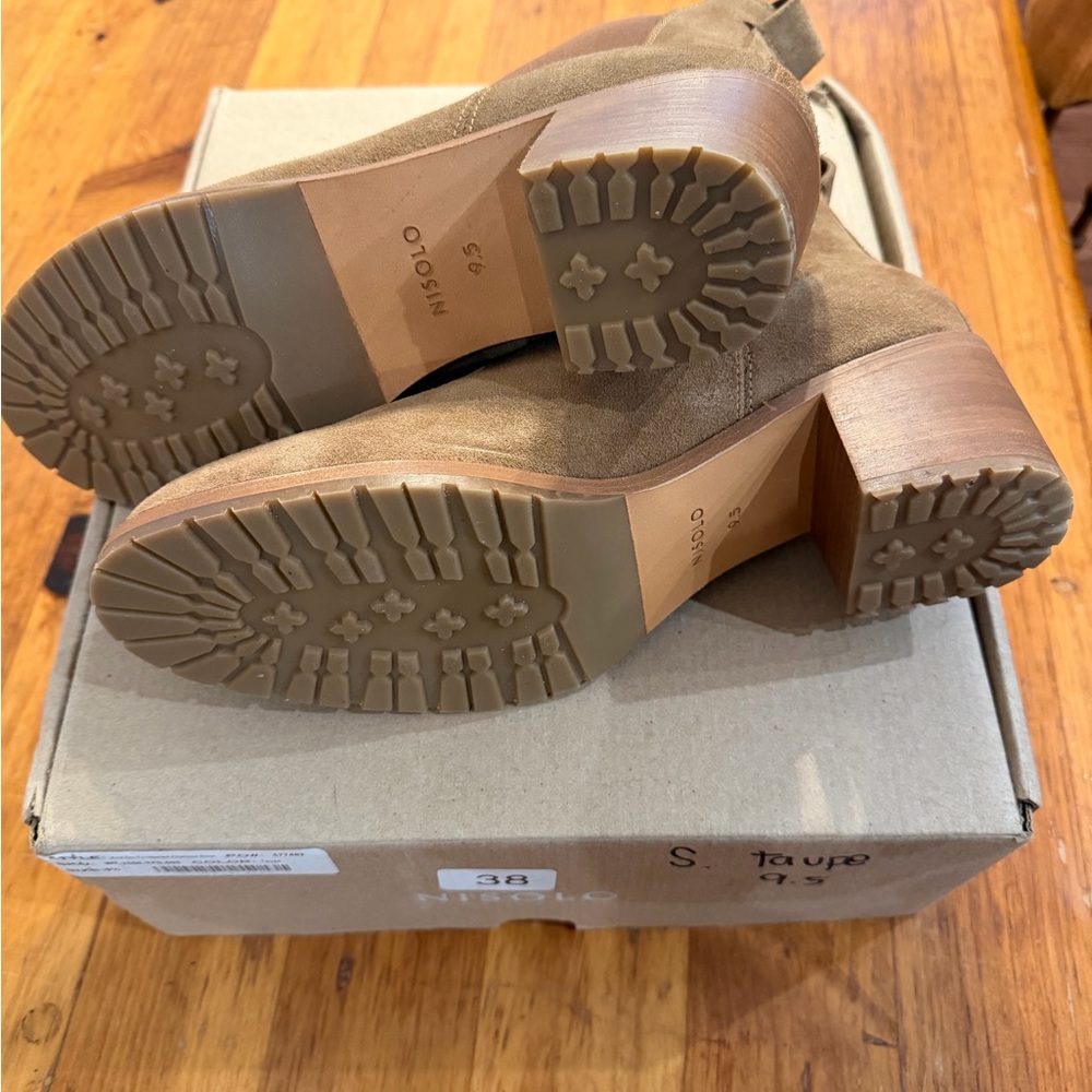 Nisolo Chelsea Boots - Picture 6 of 7